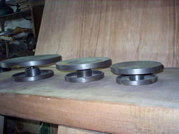 转动匠心 转盘在宜兴紫砂陶艺中的角色与工艺礼品的魅力